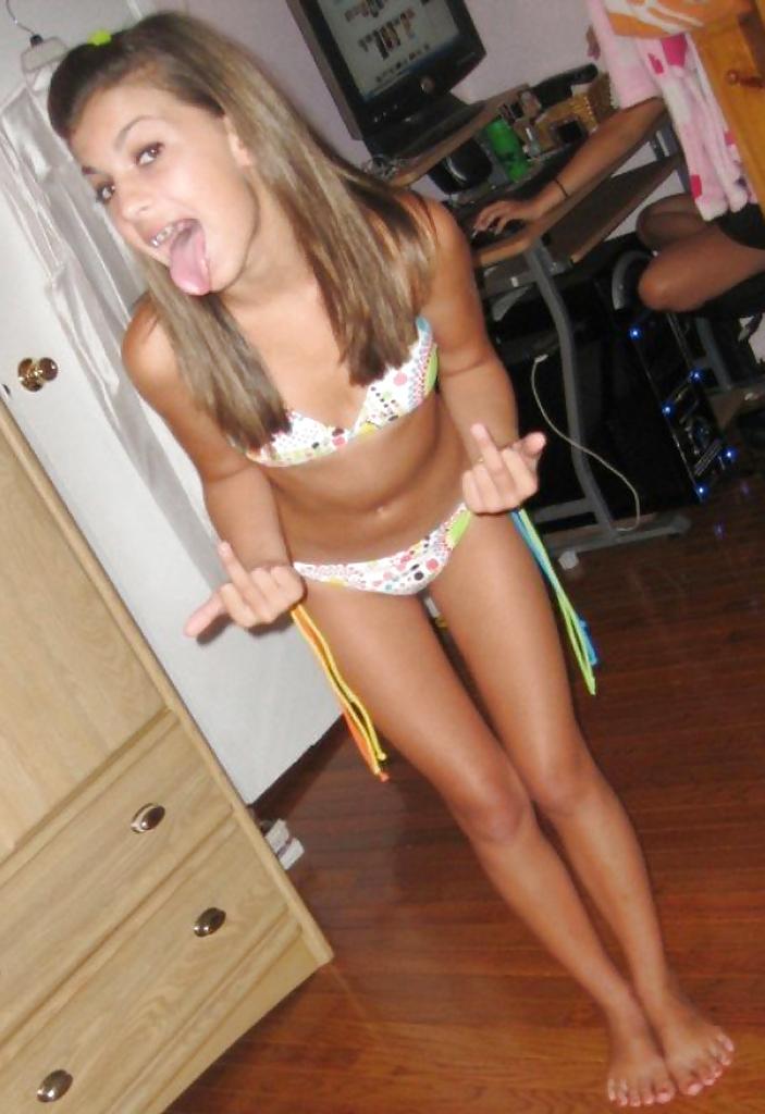 15P Amateur legs and feet (nonnude)
