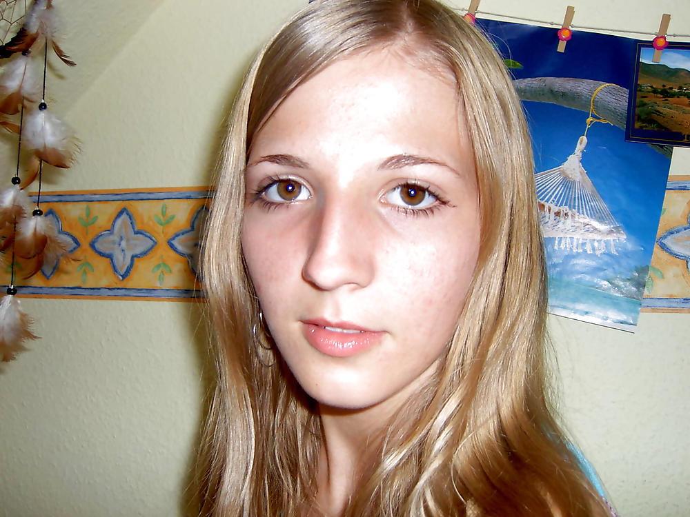 16P CUTE BLONDE GERMAN TEENY I
