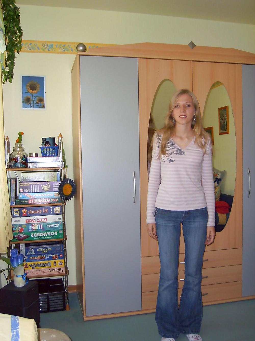 16P CUTE BLONDE GERMAN TEENY I