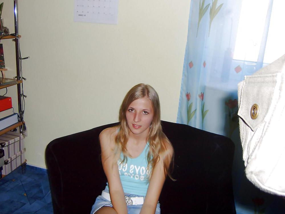 16P CUTE BLONDE GERMAN TEENY I