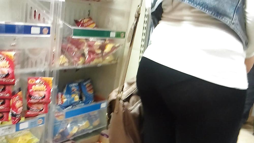 18P Chubby ass teen in leggings