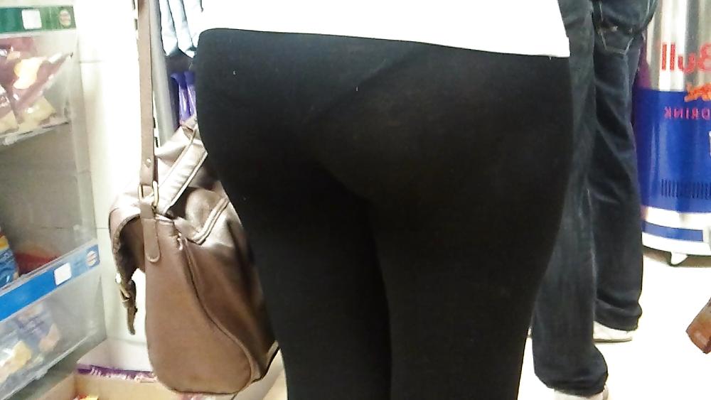 18P Chubby ass teen in leggings
