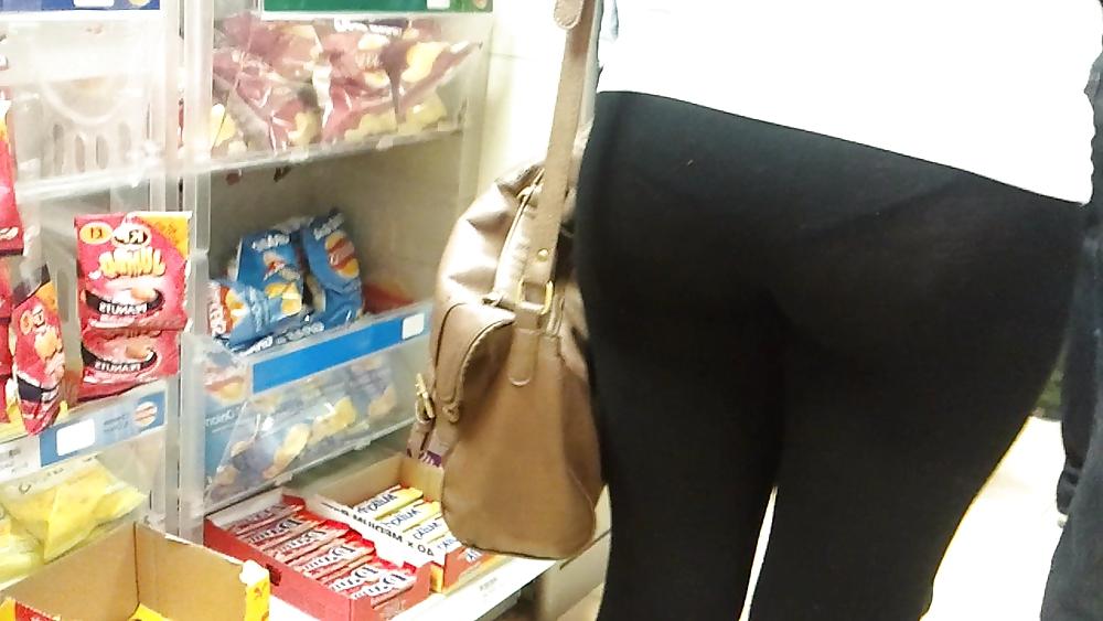 18P Chubby ass teen in leggings