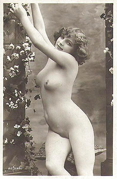 9P Vintage Erotic Photo Art 4 - Nude Model 1 c. 1880