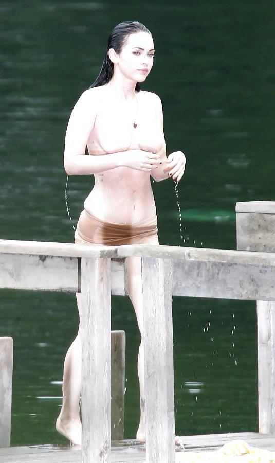 25P Beautiful Actress Young Petite Cute Megan Fox Topless new
