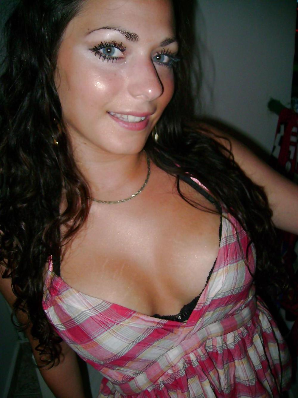 25P JUICY AMATEUR TITS