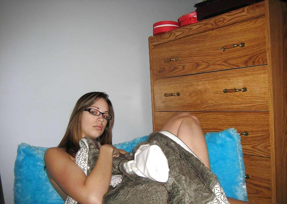 18P HOT BUSTY WITH GLASSES