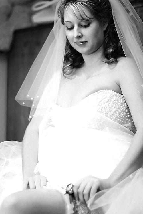 4P Cute busty bride.
