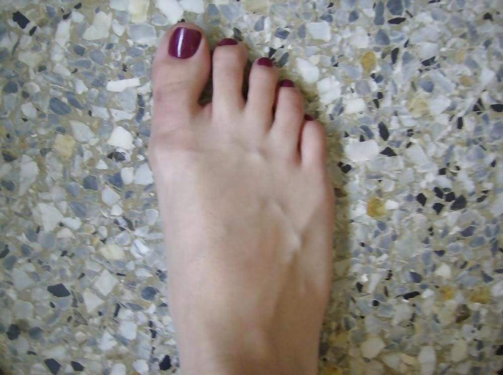 9P Arab feet