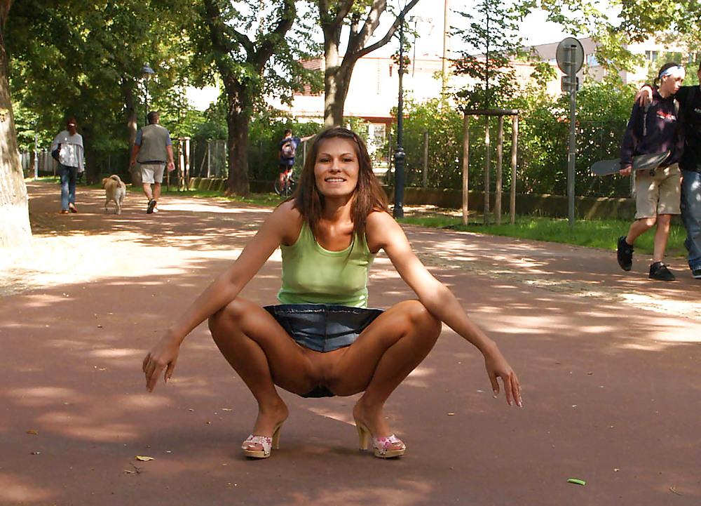 9P Nude girl in public 
