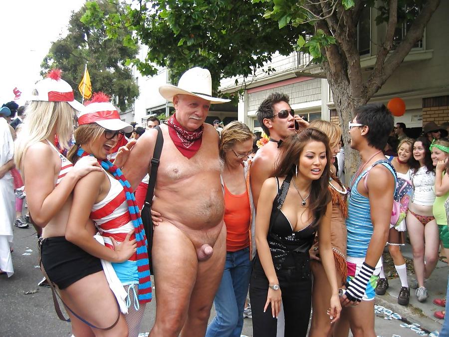22P Mr. Smiles naked in public