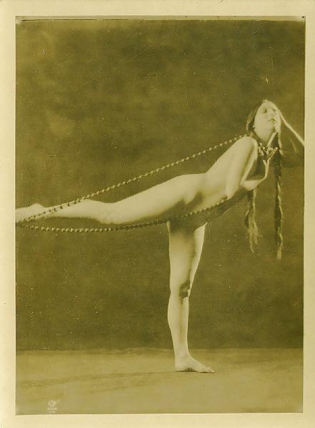 13P Vintage female nudes.