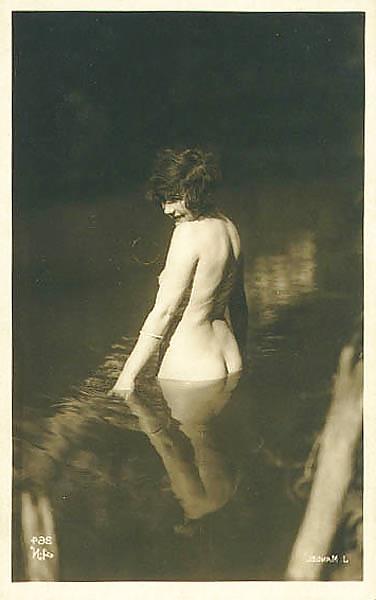 13P Vintage female nudes.