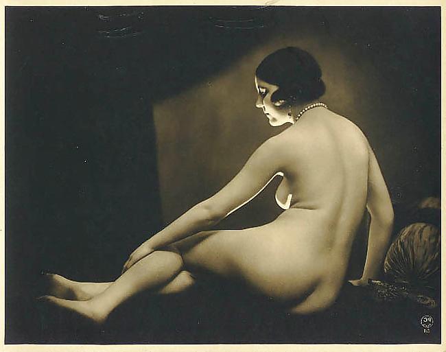 13P Vintage female nudes.