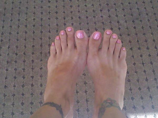 19P Feet 4