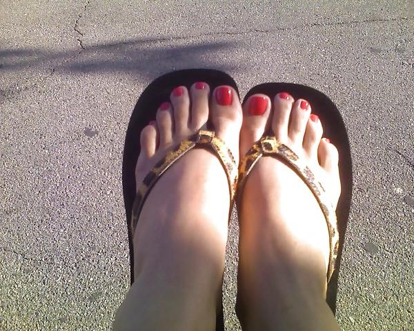 19P Feet 4