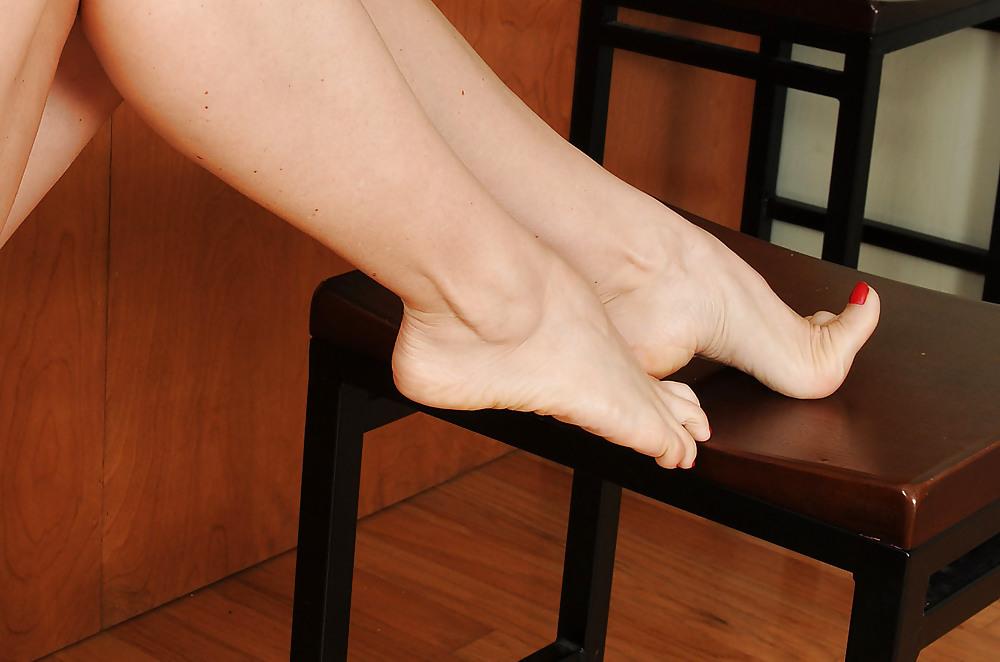 25P Claudine feet
