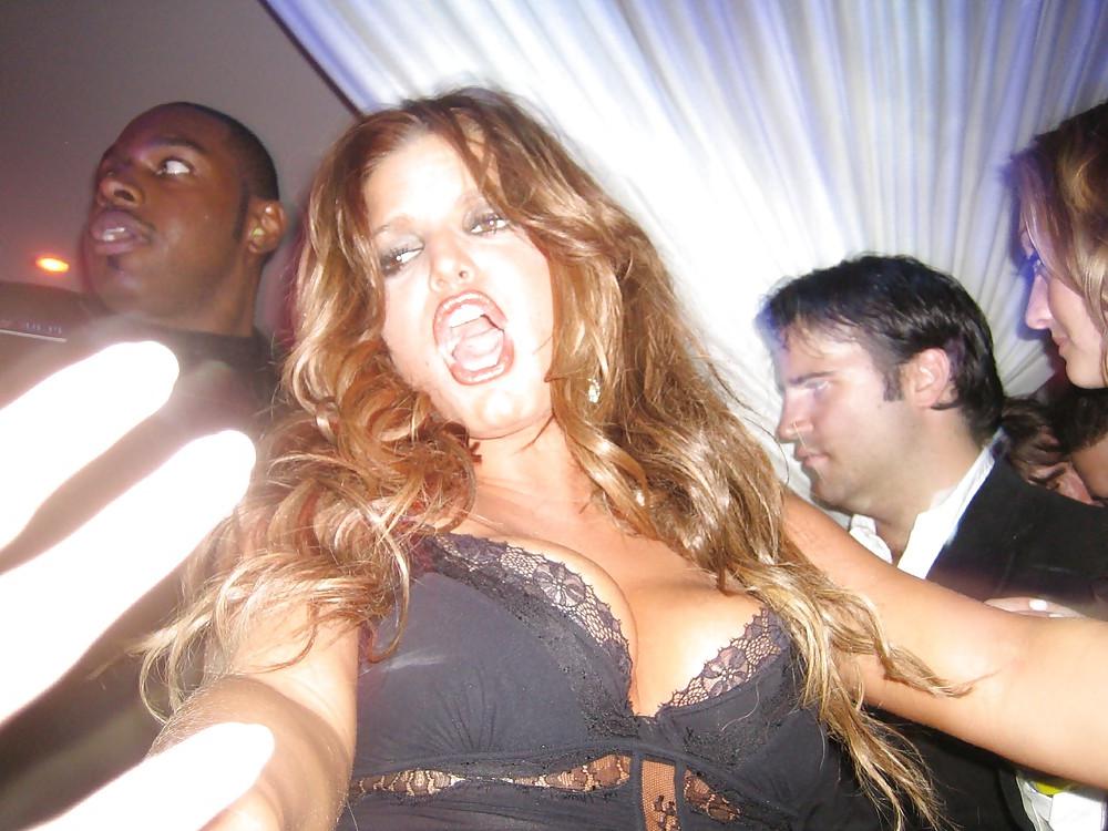 25P Jessica simpson mouth and tongue