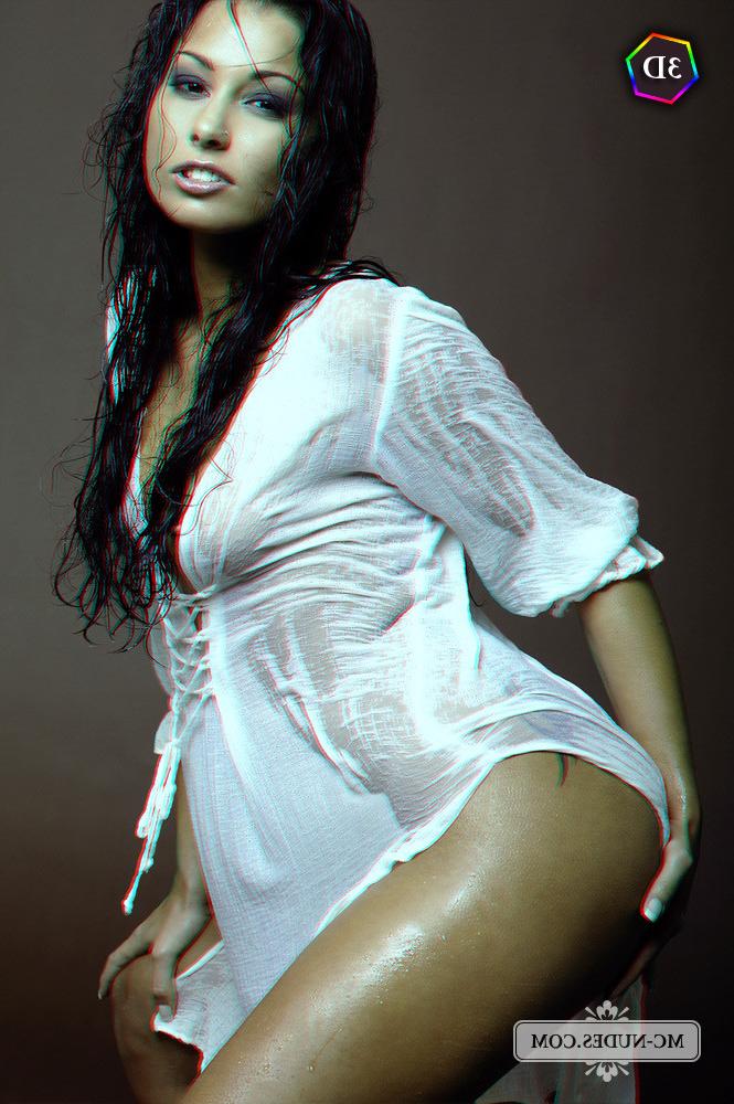 10P 3D Pics of Anetta Keys stripping off a wet TShirt