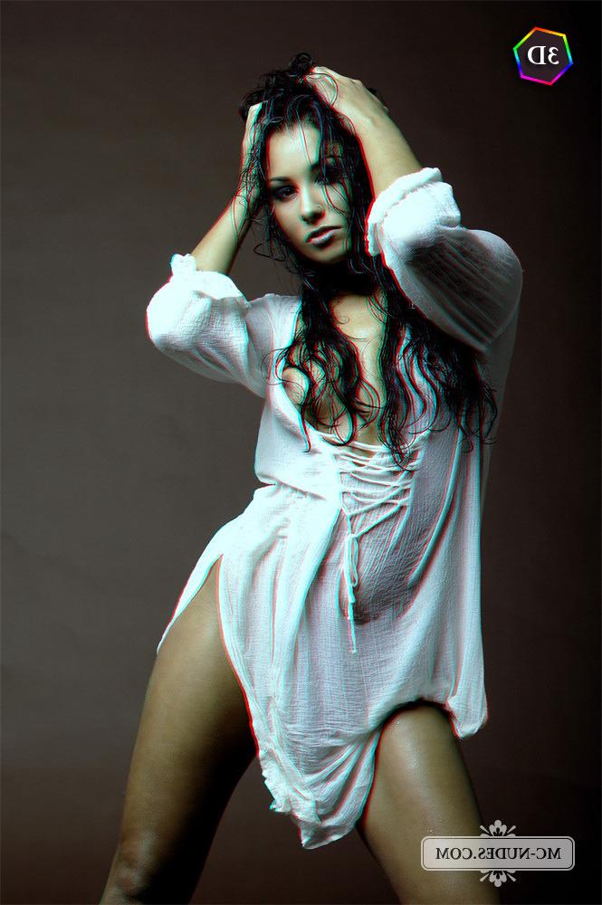 10P 3D Pics of Anetta Keys stripping off a wet TShirt