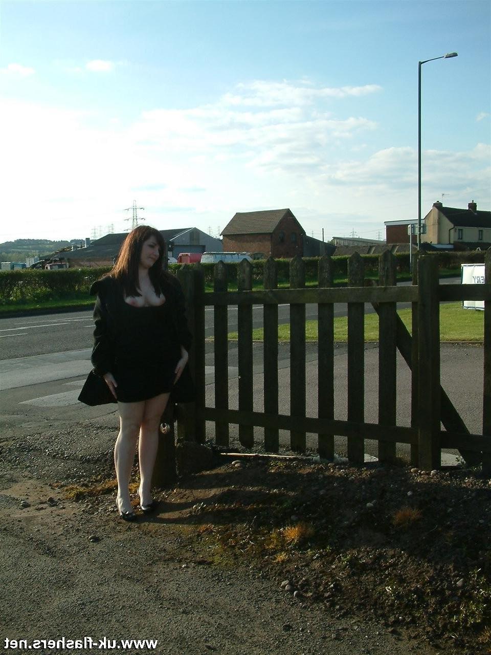 16P Dolly nude in public