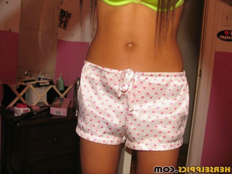 15P Teen Girl gets so horny that she has to shoot her own xxx pics
