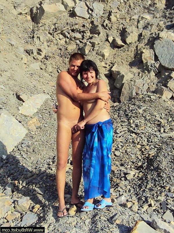 14P Hot amateur wives in action