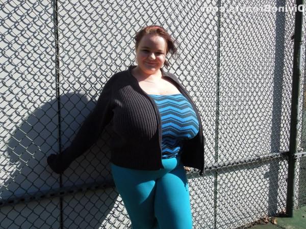 15P Amateur plumper Petton flashes her huge tits outdoors