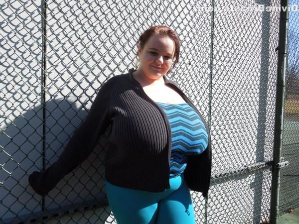 15P Amateur plumper Petton flashes her huge tits outdoors