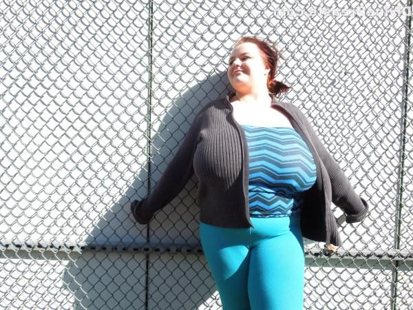 15P Amateur plumper Petton flashes her huge tits outdoors