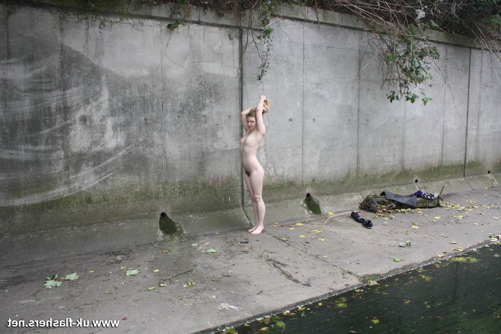 16P Hairy blonde amateur Alice flashes her pussy in public