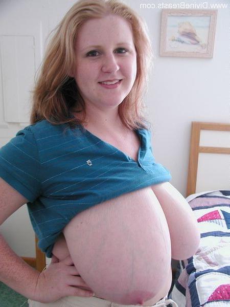 15P Plump amateur Sapphire showing off her gigantic boobs