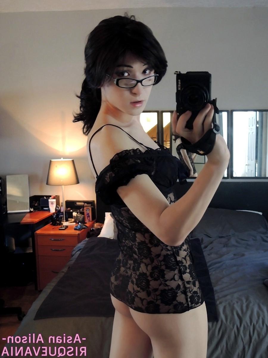 22P Amateur ladyboy selfies