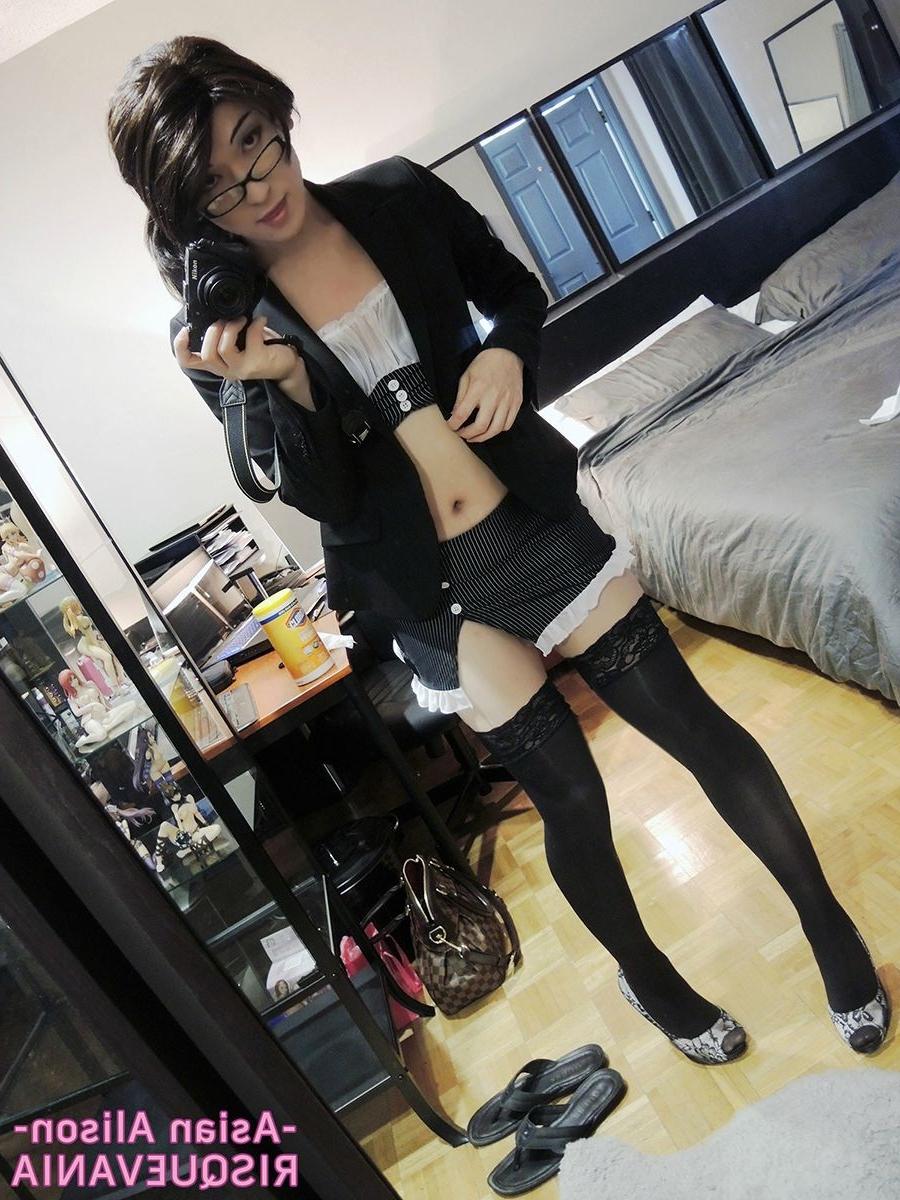 22P Amateur ladyboy selfies