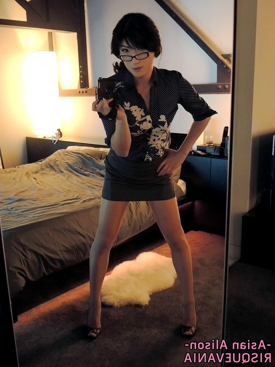 22P Amateur ladyboy selfies