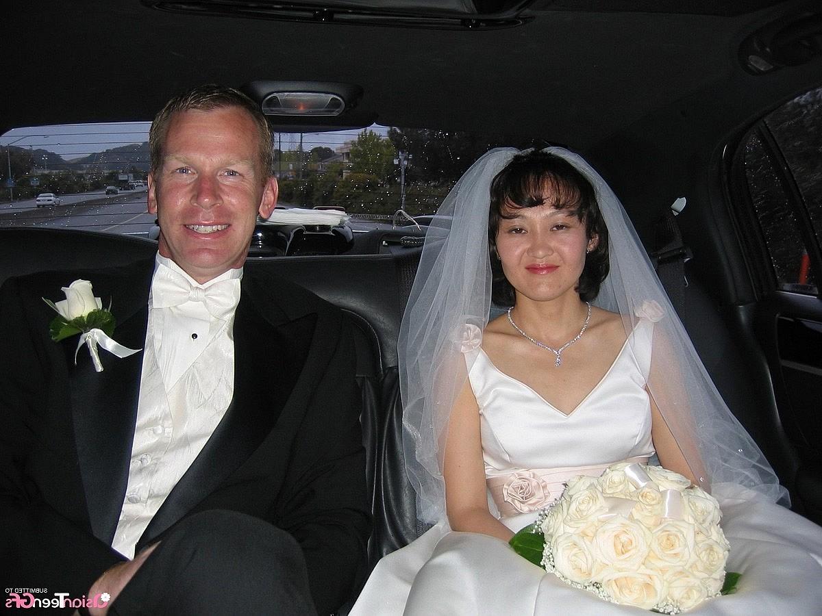 17P This new bride loves showing her nude body to her man