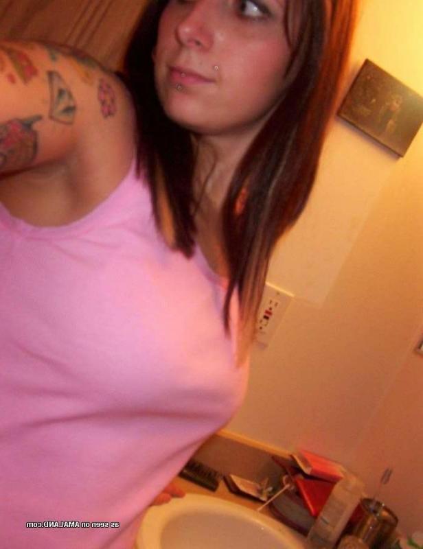 12P Wild horny kinky punk inked girlfriend's selfpics