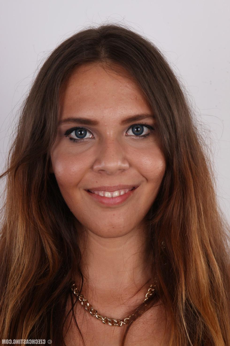 15P Amateur czech girl poses naked