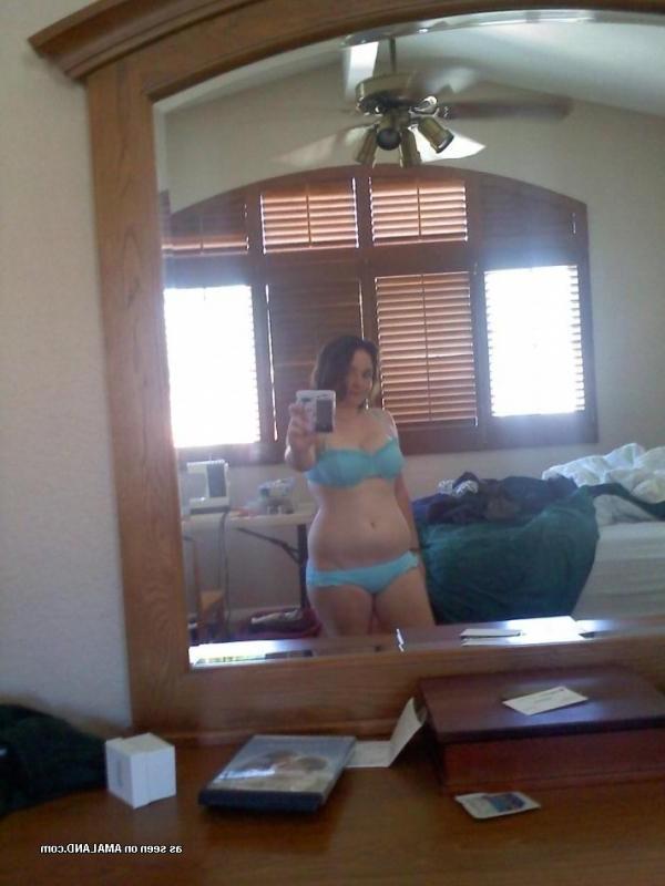 12P Steamy hot chunky kinky brunette posing in lingerie