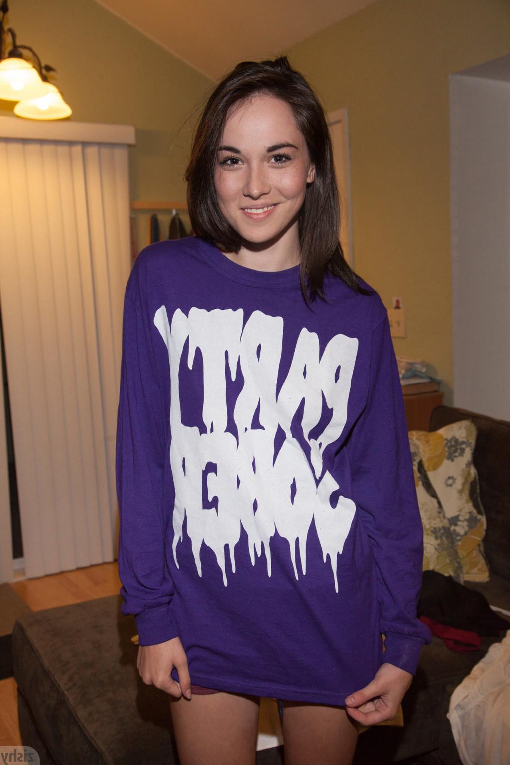 12P Cute teen ready to sleep
