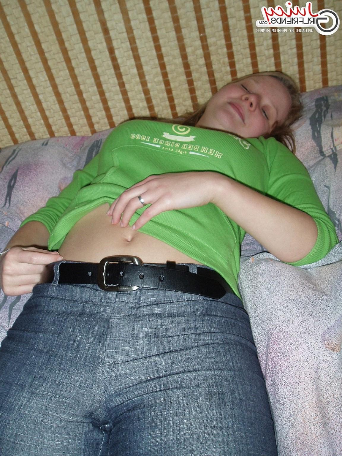 10P Nice naked teen blonde on bed
