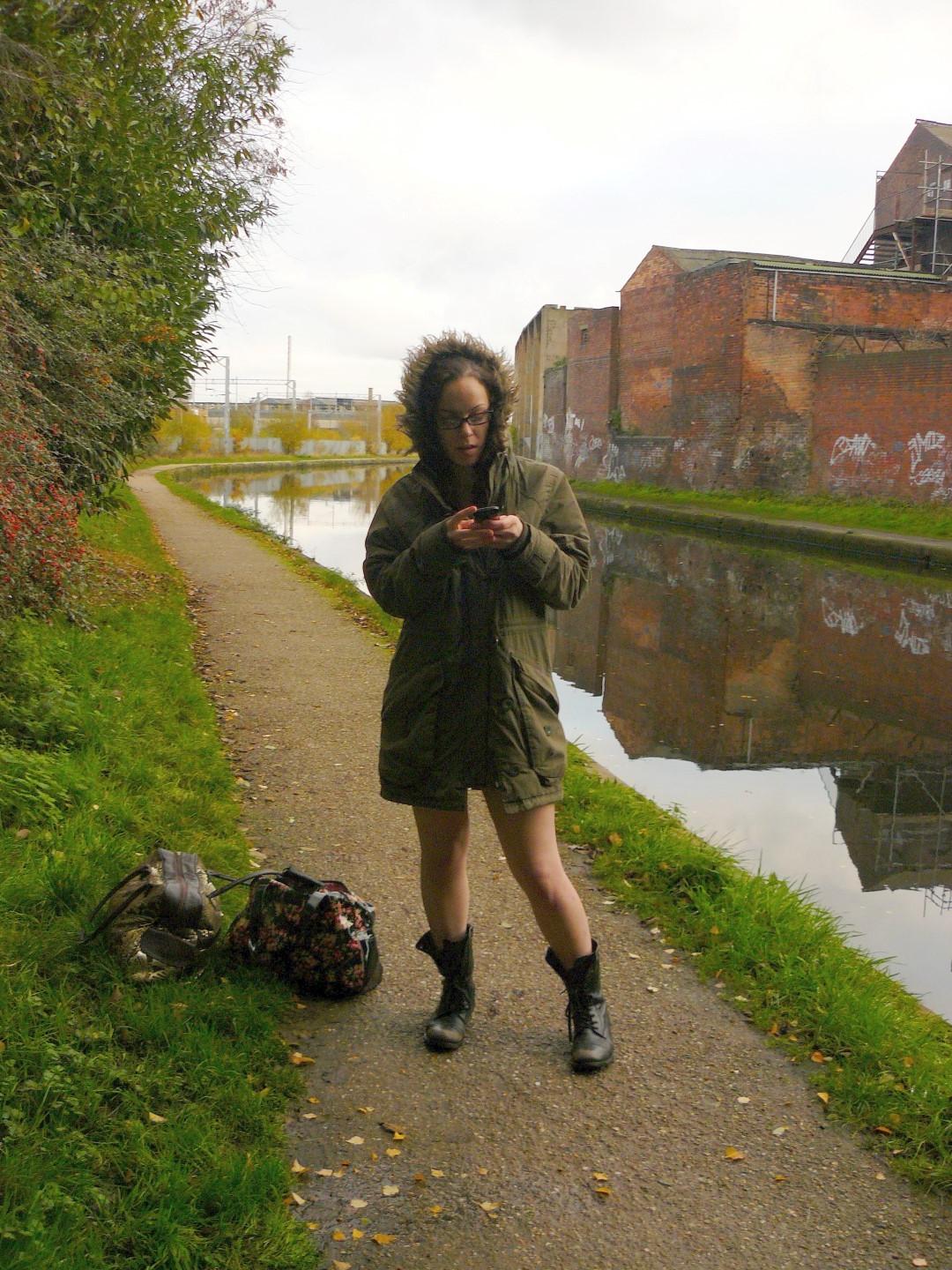 16P Beauvoir flashing her pussy in public