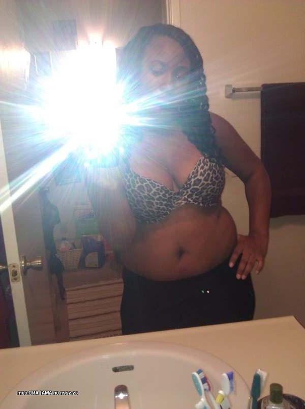 10P Photo compilation of three hot chunky amateur girlfriends