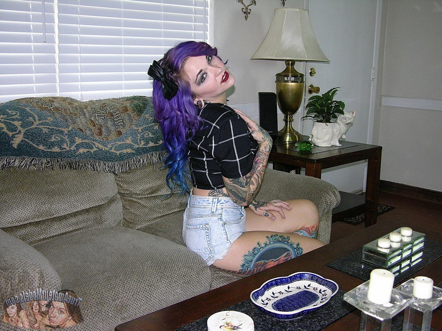 16P Nude tattooed metalhead punk babe Kandy