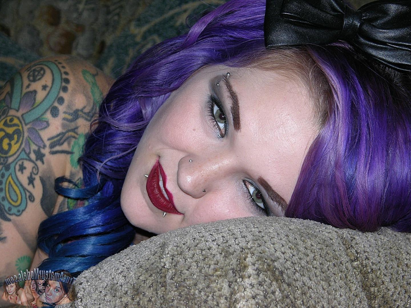 16P Nude tattooed metalhead punk babe Kandy