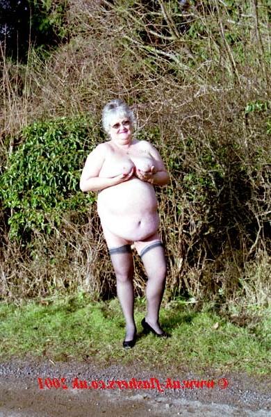 14P Flashing granny Fran in mature exhibitionism