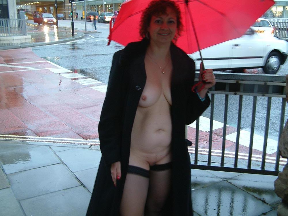 19P Mature flasher Lyndseys rainy day public nudity