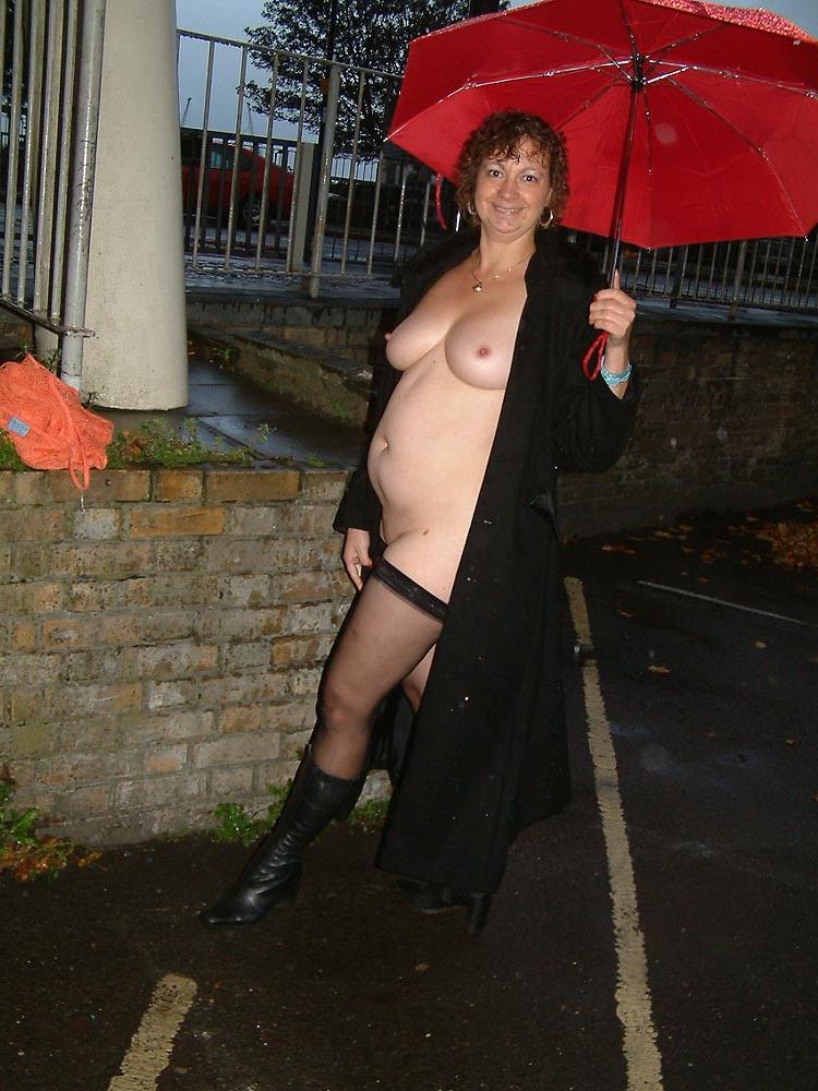 19P Mature flasher Lyndseys rainy day public nudity