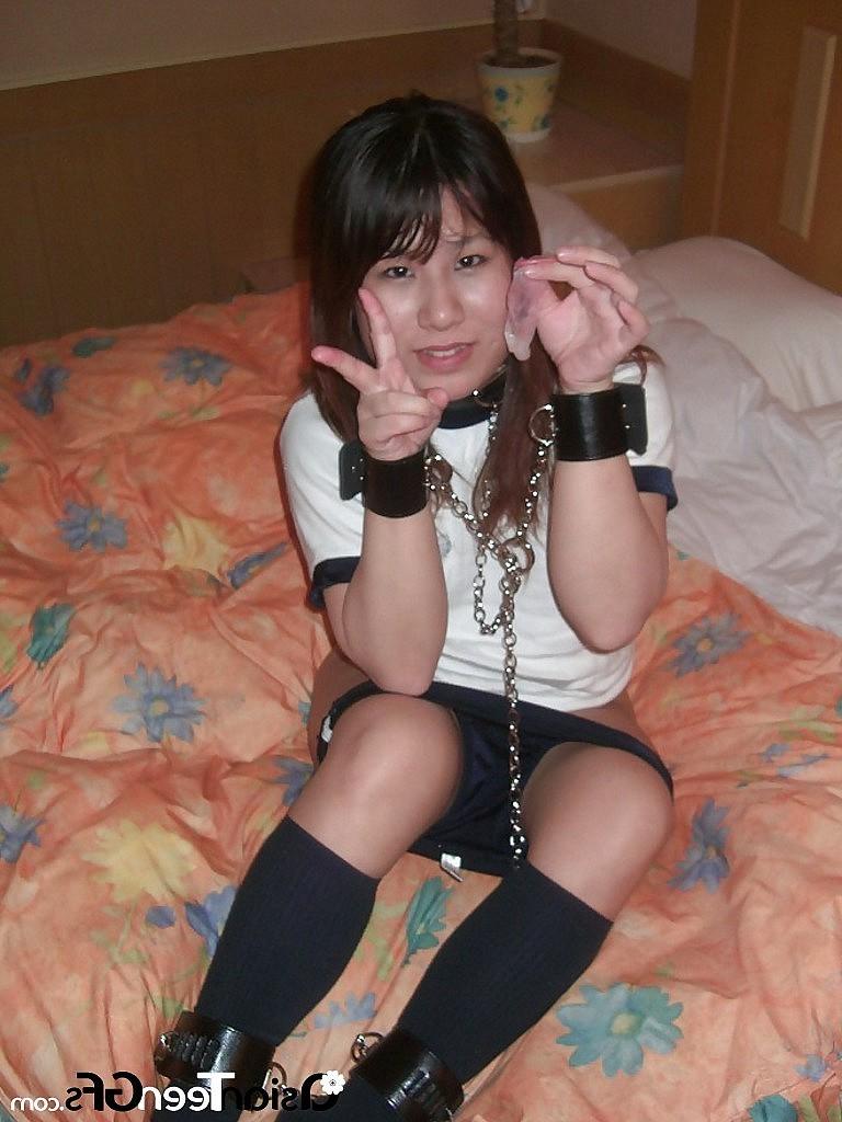 9P Chubby submissive girl in bondage serves her man