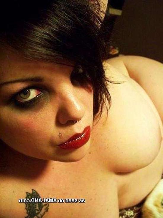 10P chubby emo slut whoring her tits in any way